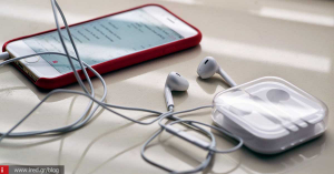 iPhone Tips and Tricks: 12 συντομεύσεις των ακουστικών!